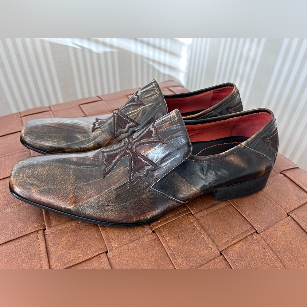 NWT Robert Wayne Embroidered Cross Brown Leather Slip-On Loafers Men’s Size 7 - Picture 2 of 8